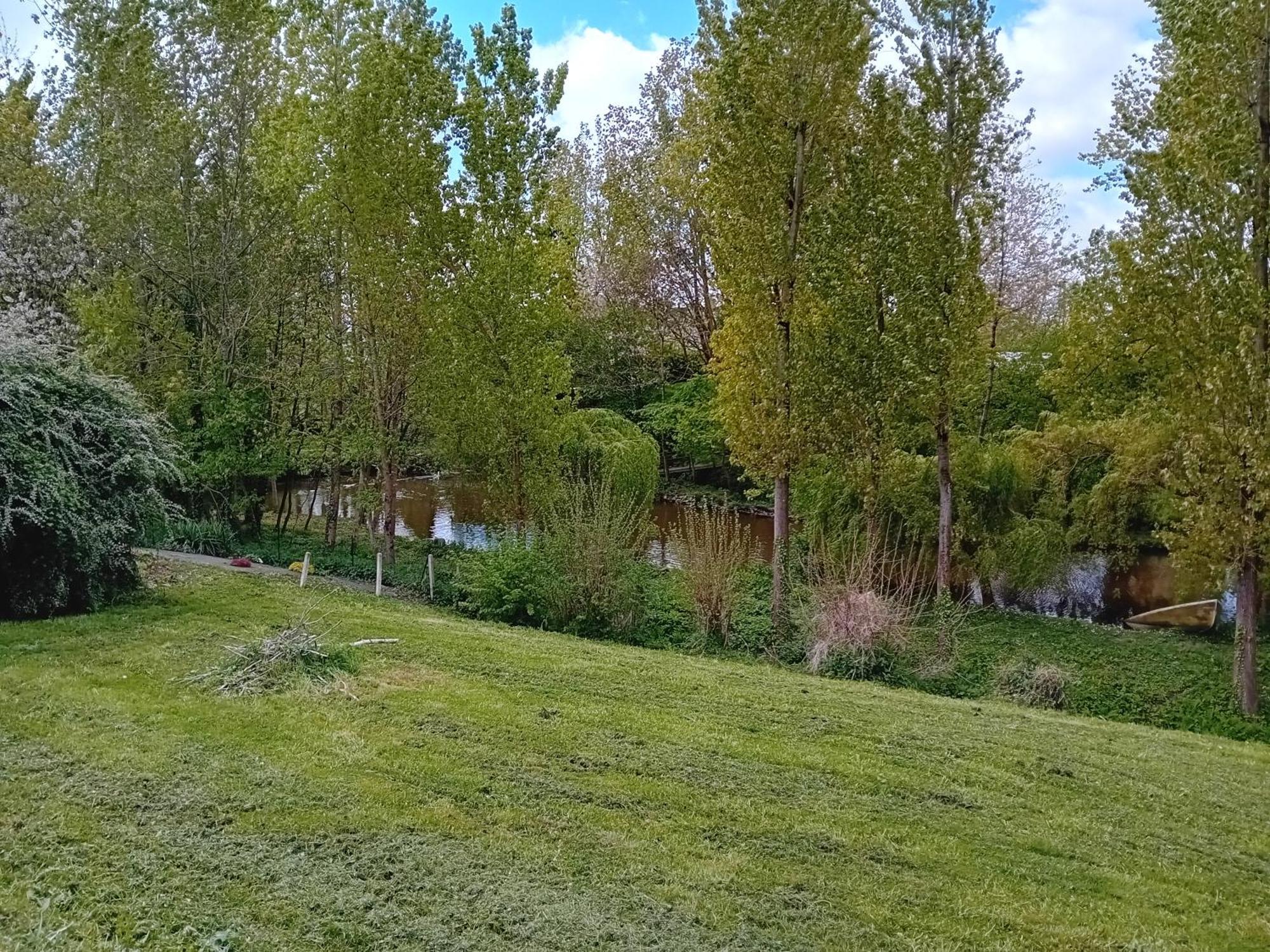 Maison Au Coeur De La Nature Cerisy-la-Foret Exterior photo